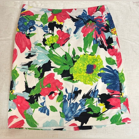 Ann Taylor White and Green Pencil Skirt Knee-Length Resort Wear 🌴🌺 - Picture 5 of 11